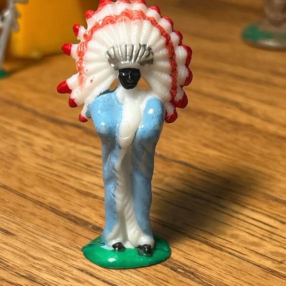 Vintage Chief Teepee & Totem, Cake Topper Decor Set Plastic 4 Piece - Picture 4 of 8